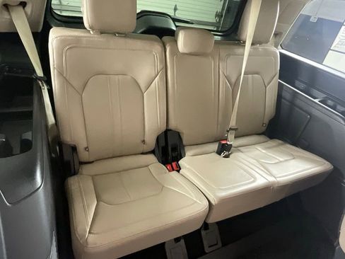 Used 2024 Ford Expedition Limited AWD/4WD image 31