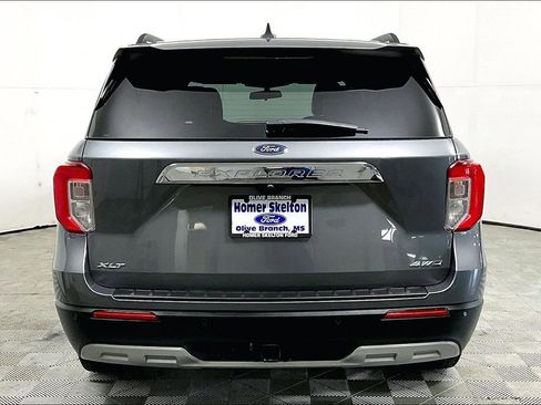 Used 2023 Ford Explorer XLT w/ Equipment Group 202A image 4