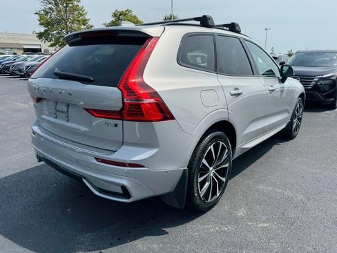 Used 2023 Volvo XC60 B5 Plus w/ Climate Package AWD/4WD image 3