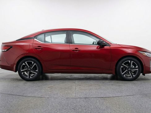 Used 2025 Nissan Sentra SV image 11