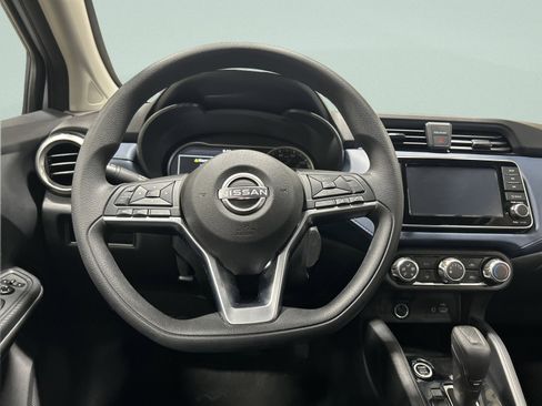 Used 2025 Nissan Versa SV image 19