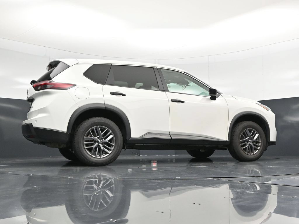 Used 2024 Nissan Rogue S AWD/4WD image 51