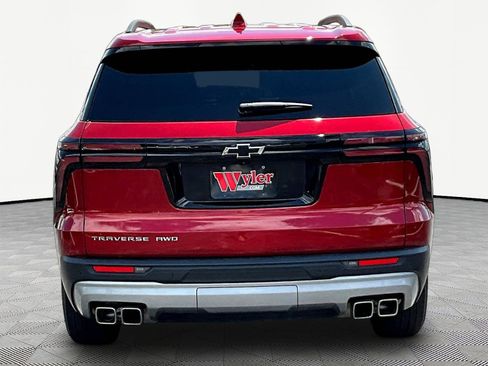 Used 2025 Chevrolet Traverse LT w/ Driver Confidence Package AWD/4WD image 5