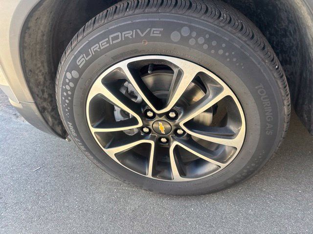 Used 2025 Chevrolet TrailBlazer LT FWD image 14