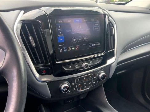 Used 2021 Chevrolet Traverse LT image 7