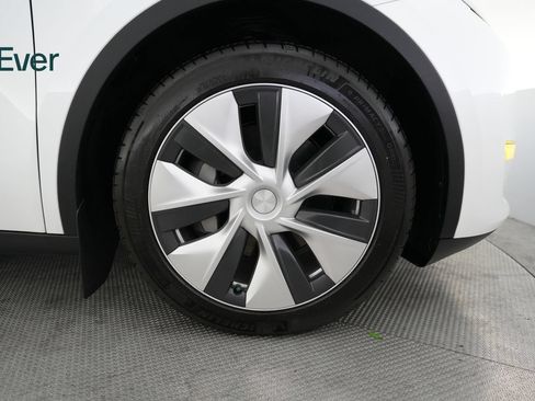 Used 2023 Tesla Model Y Long Range AWD/4WD image 20