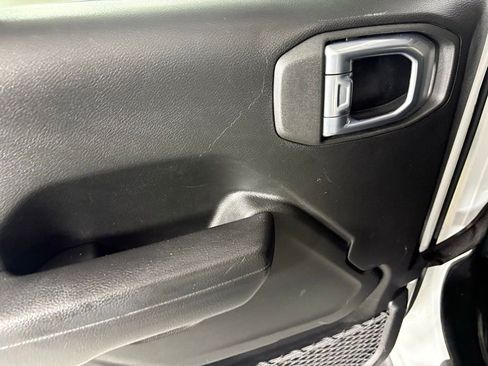 Used 2023 Jeep Wrangler Unlimited w/ Cold Weather Group AWD/4WD image 35