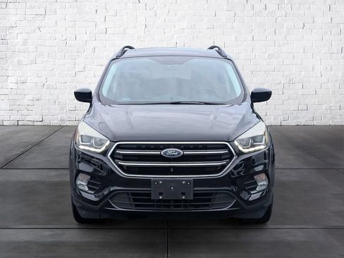 Used 2017 Ford Escape SE w/ SE Sport Appearance Package FWD image 3