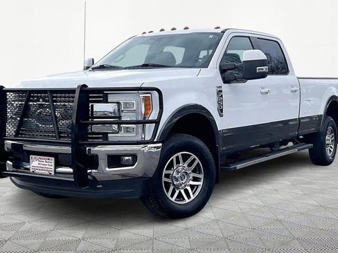 Used 2018 Ford F250 Lariat w/ Lariat Ultimate Package image 2
