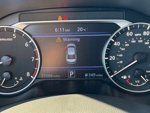 Used 2025 Nissan Altima 2.5 SV FWD image 18
