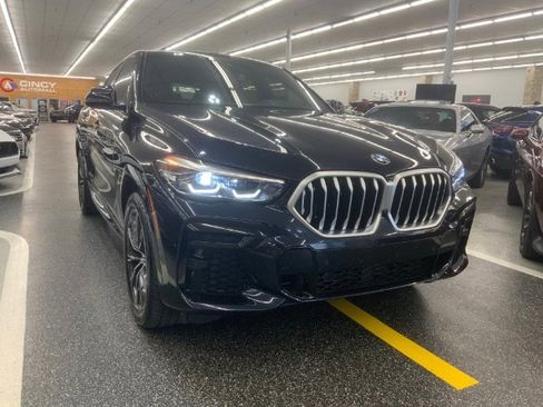 Used 2022 BMW X6 xDrive40i w/ M Sport Package image 4