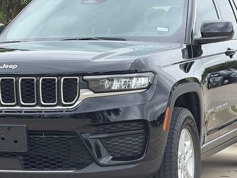 Used 2024 Jeep Grand Cherokee Laredo RWD image 4