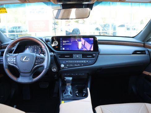Used 2024 Lexus ES 350 Ultra Luxury image 17