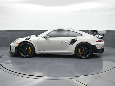 Certified 2019 Porsche 911 GT2 RS w/ Weissach Package RWD image 2