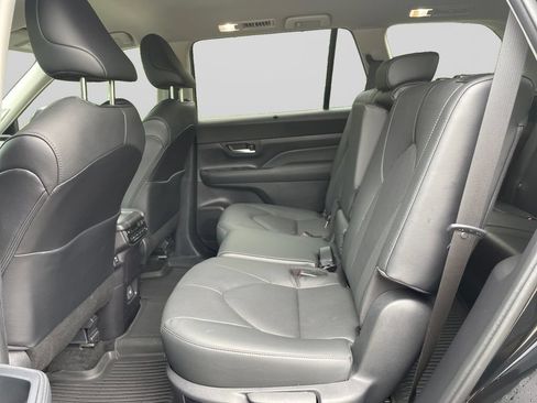 Used 2024 Toyota Grand Highlander AWD image 19