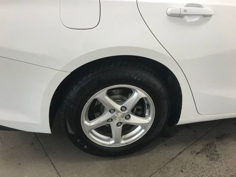 Used 2018 Chevrolet Malibu LS image 41