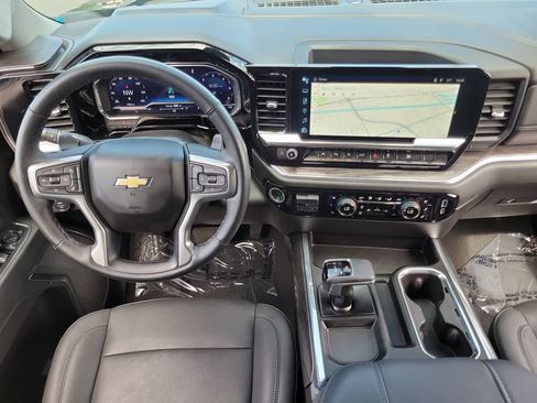 Used 2024 Chevrolet Silverado 1500 LTZ w/ Technology Package RWD image 4