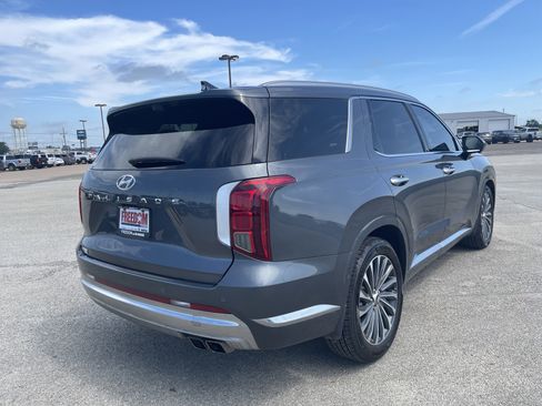 Used 2025 Hyundai Palisade Calligraphy FWD image 4