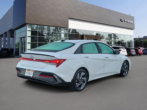 Certified 2025 Hyundai Elantra Sport image 4