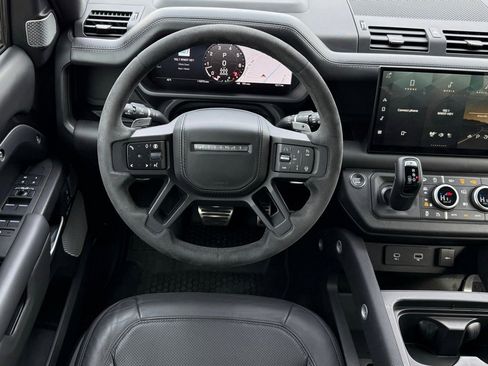 Certified 2024 Land Rover Defender 130 V8 image 19