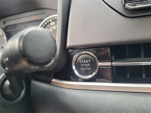 Used 2022 Mitsubishi Outlander SE image 27