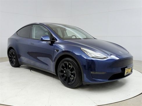 Used 2021 Tesla Model Y Long Range image 1