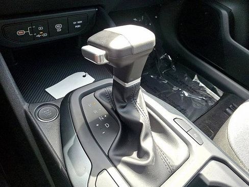 New 2025 Kia K4 LXS image 8