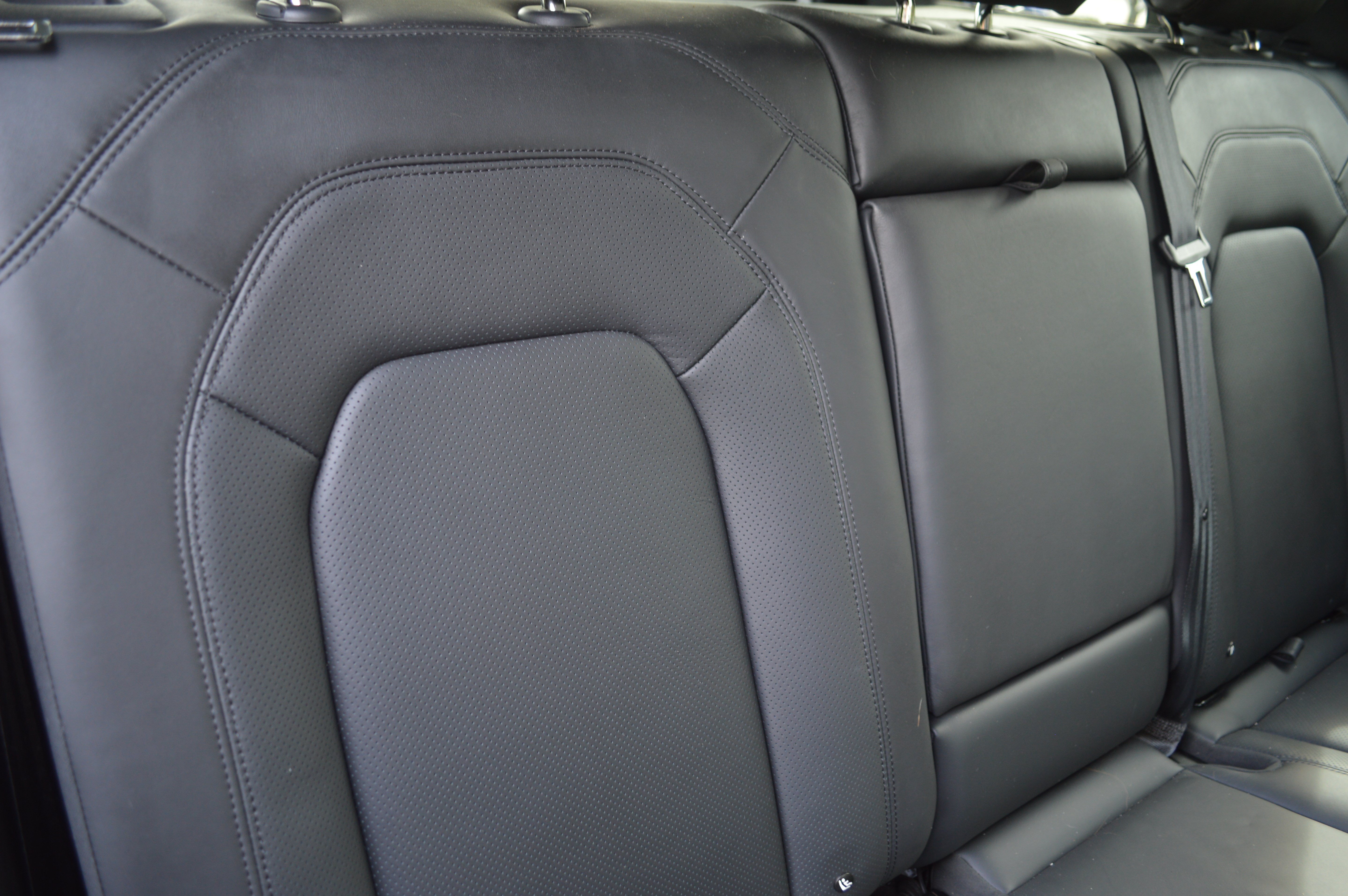 Used 2025 Land Rover Defender 110 S AWD/4WD image 35