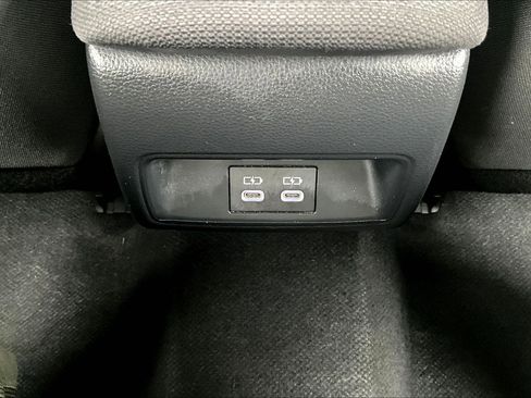 Used 2024 Toyota Corolla LE image 31