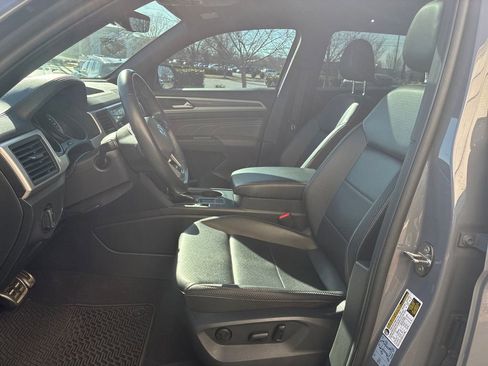 Used 2021 Volkswagen Atlas Cross Sport SE image 20