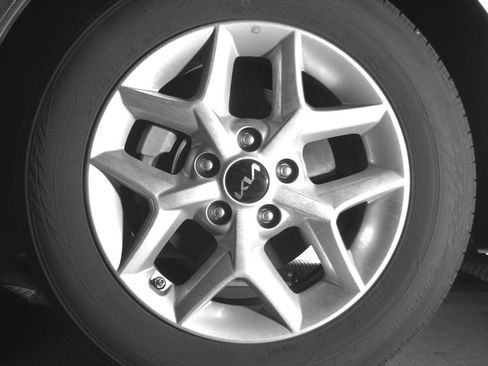 Used 2025 Kia Soul LX w/ LX Technology Package FWD image 12