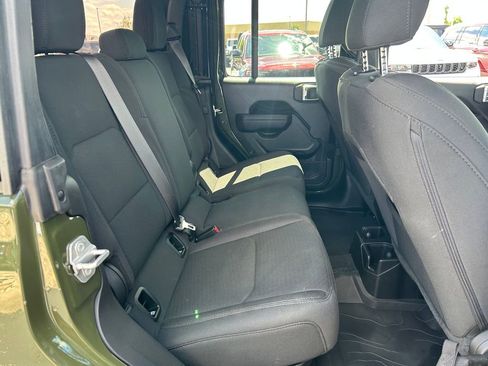 Certified 2023 Jeep Gladiator Sport AWD/4WD image 22