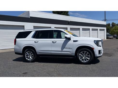 Used 2023 GMC Yukon Denali image 4