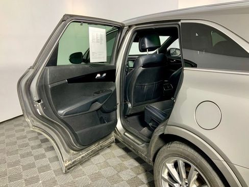 Used 2017 Kia Sorento SX image 27
