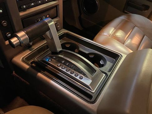 Used 2004 HUMMER H2 w/ Preferred Equipment Group AWD/4WD image 39