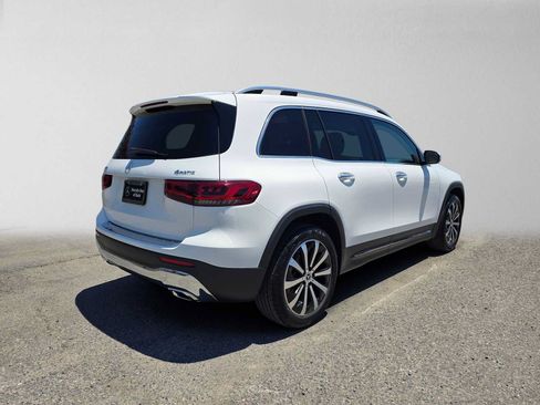 Used 2023 Mercedes-Benz GLB 250 4MATIC image 3