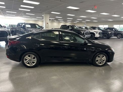 Used 2020 Hyundai Elantra Value Edition FWD image 8