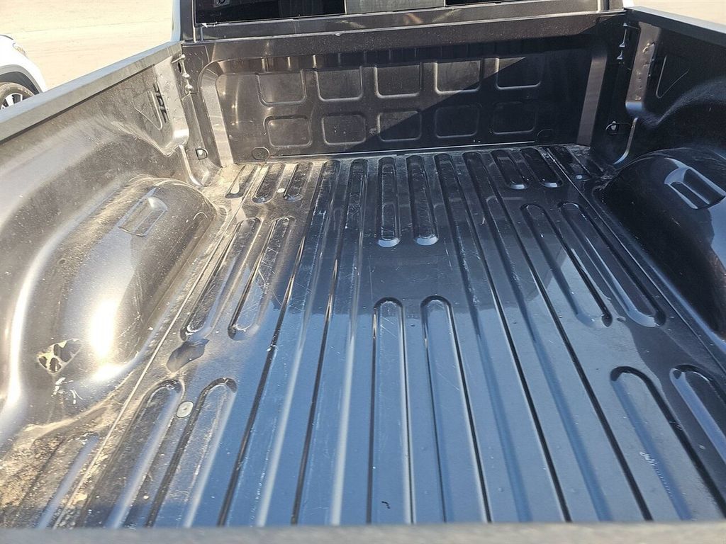 Used 2024 RAM 2500 Laramie w/ Night Edition AWD/4WD image 7
