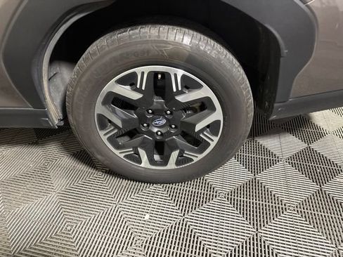Used 2025 Subaru Forester Premium AWD/4WD image 36
