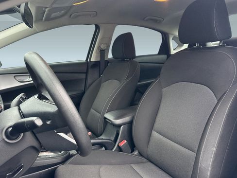 Used 2022 Kia Forte LXS w/ LXS Technology Package image 19