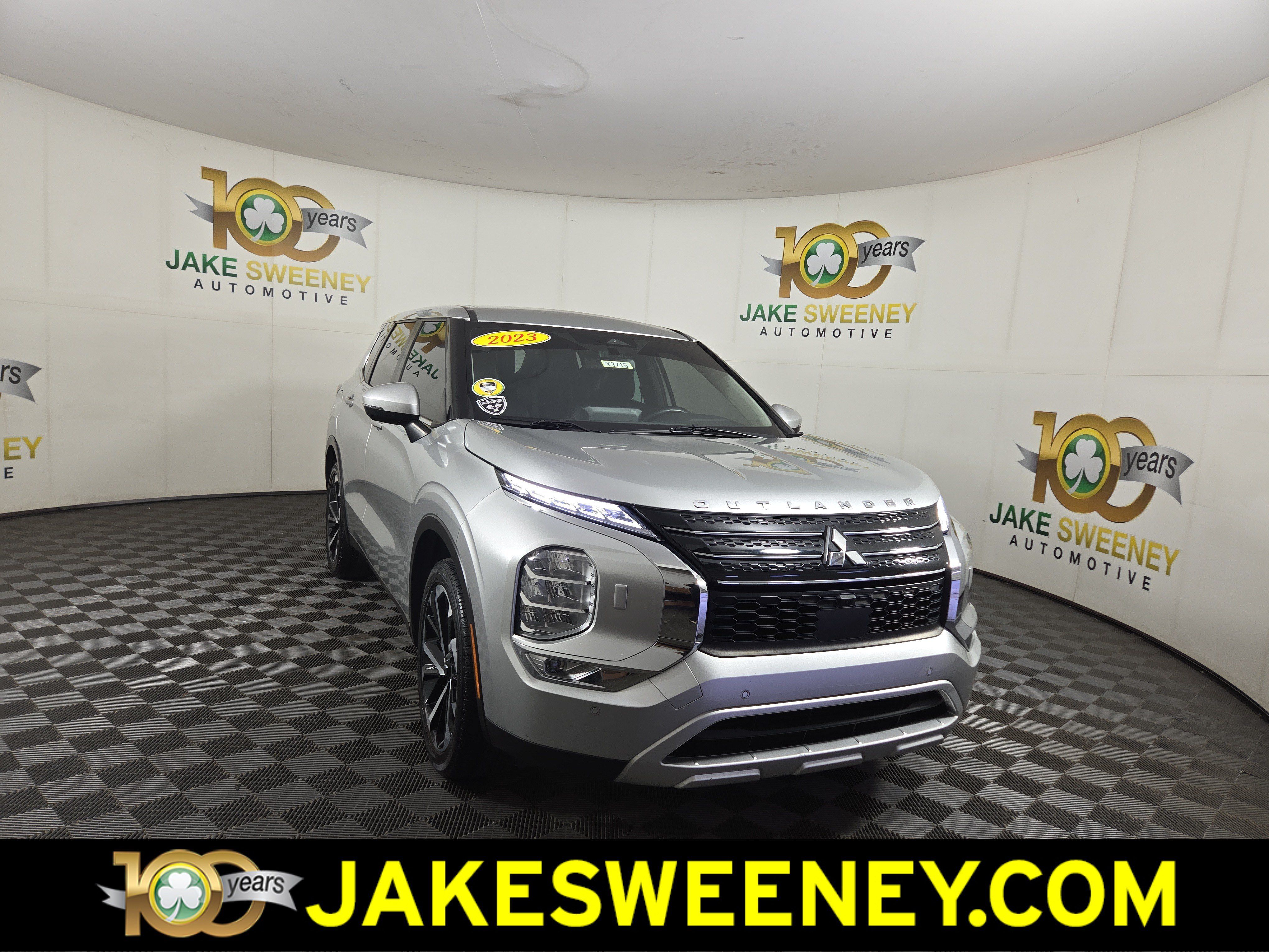Used 2023 Mitsubishi Outlander SE AWD/4WD image 1