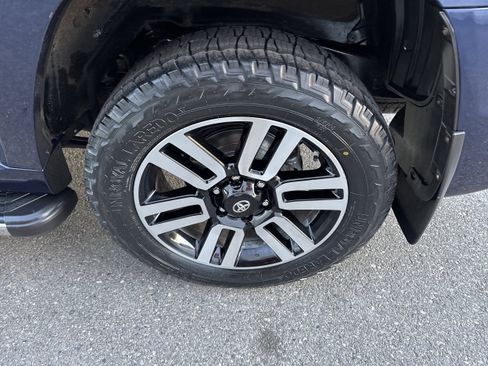 Used 2015 Toyota 4Runner Limited image 8