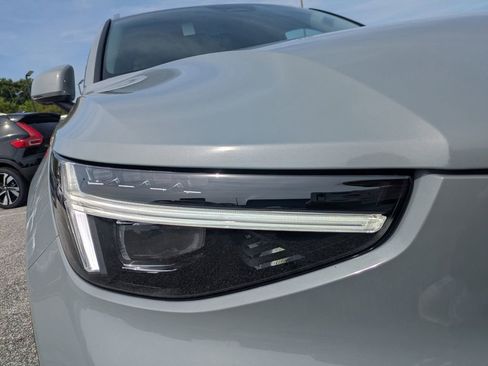 New 2025 Volvo XC40 B5 Plus w/ Climate Package image 10