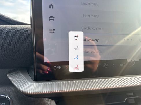 Certified 2025 Ford Explorer Platinum w/ LUX Leather Package image 9