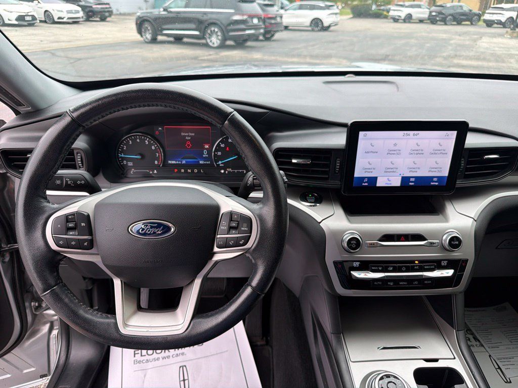 Used 2021 Ford Explorer XLT AWD/4WD image 23