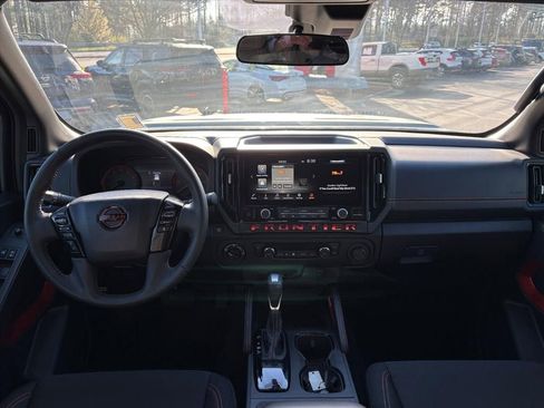 Certified 2025 Nissan Frontier PRO-4X image 9