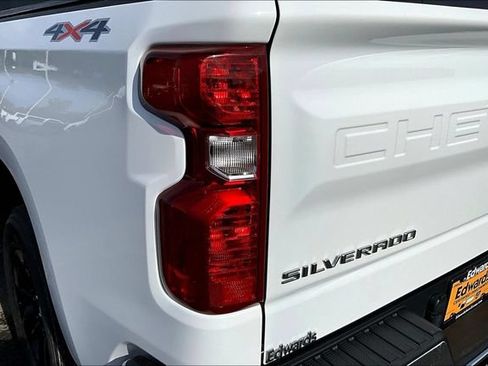 Used 2024 Chevrolet Silverado 1500 LT AWD/4WD image 23
