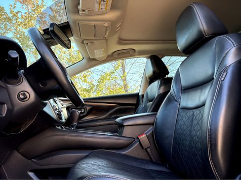 Used 2019 Nissan Murano Platinum image 10