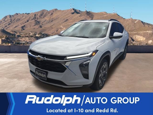 Used 2026 Chevrolet Trax LT FWD image 1