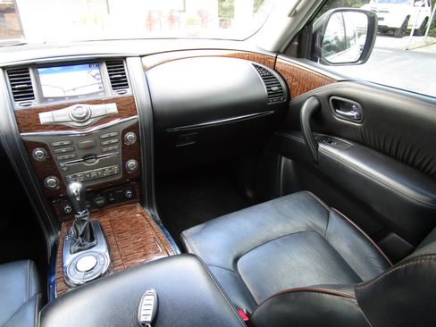 Used 2019 Nissan Armada Platinum w/ Captain's Chairs Package image 10